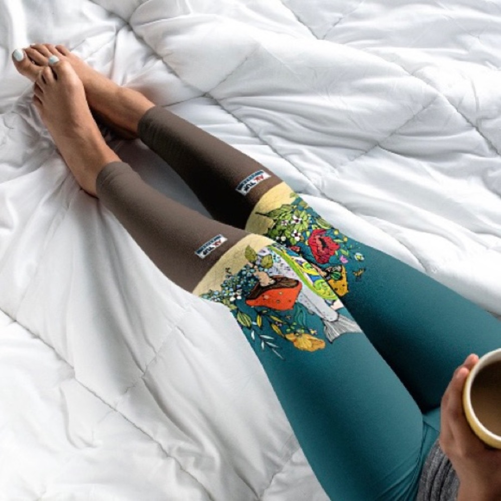 Unique Leggings, Alaskan Artist, Corso Graphics.
